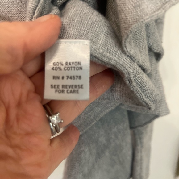 VINTAGE CACHE SWEATER. GRAY. GOOD USED CONDITION. NO RIPS TEARS OR STAINS SZ 8 - Picture 4 of 5